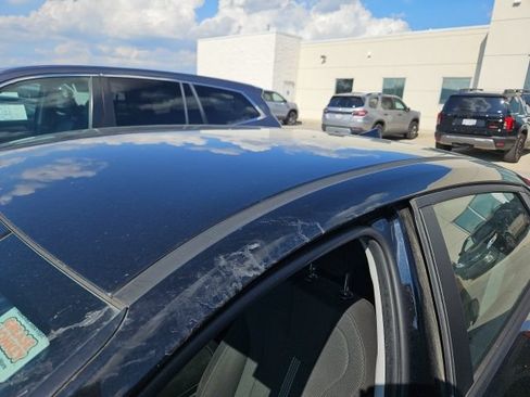 Used 2021 Hyundai Elantra SE FWD image 9