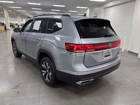 Used 2024 Volkswagen Atlas SE image 6