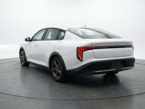 Used 2025 Kia K4 image 5