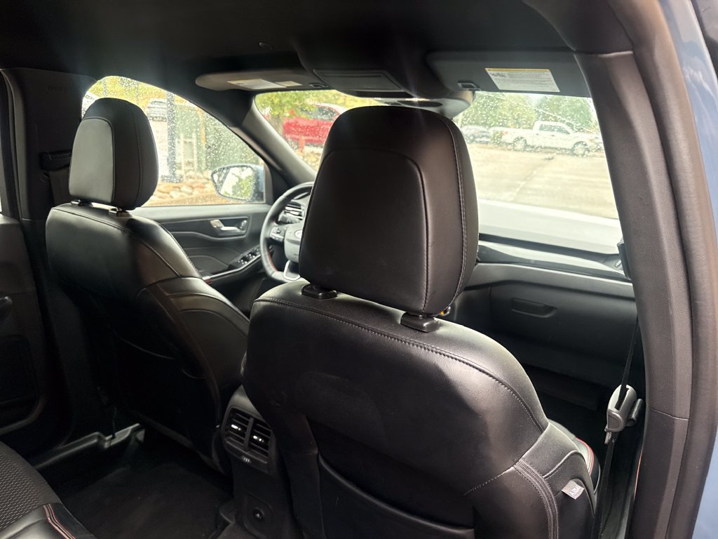 Certified 2025 Ford Escape ST-Line Select AWD/4WD image 23