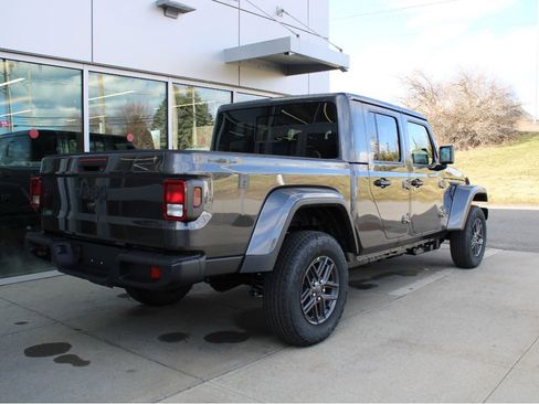 New 2026 Jeep Gladiator Sport AWD/4WD image 8