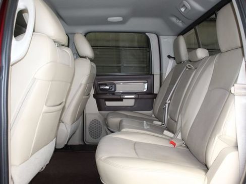 Used 2017 RAM 1500 Laramie AWD/4WD image 18