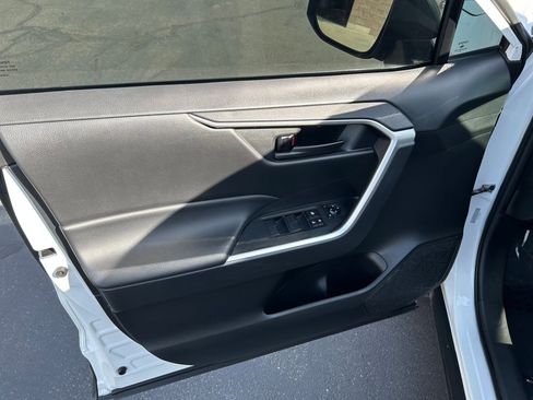 Used 2024 Toyota RAV4 LE image 9