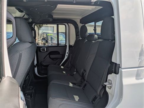 New 2025 Jeep Gladiator Sport image 13