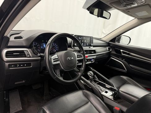Used 2020 Kia Telluride S w/ S 8 Passenger Seating Package AWD/4WD image 8