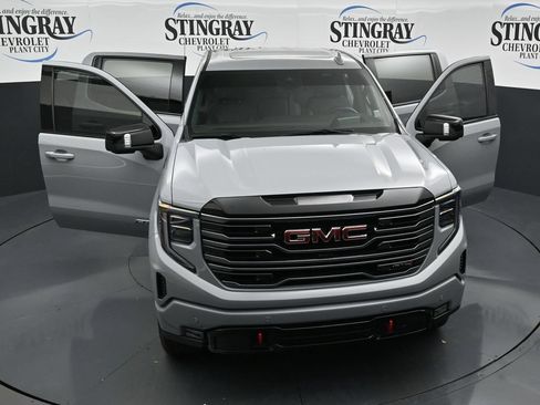 Used 2025 GMC Sierra 1500 AT4 w/ AT4 Premium Package AWD/4WD image 34