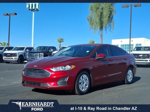 Used 2019 Ford Fusion S image 1