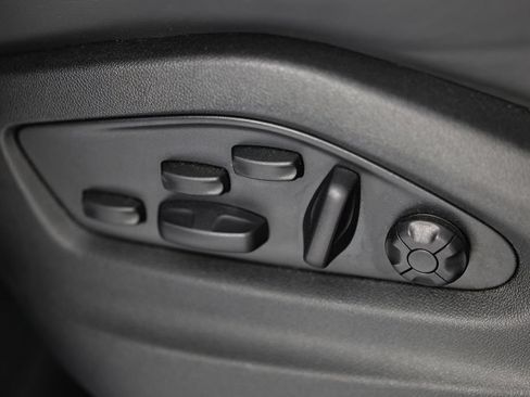 Certified 2025 Porsche Cayenne GTS AWD/4WD image 24