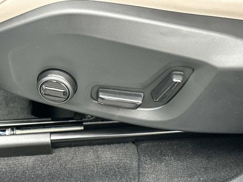 New 2026 Volvo XC60 B5 Core w/ Climate Package image 14