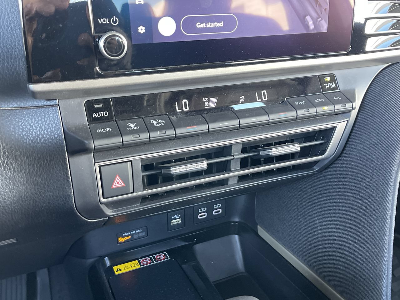 Used 2025 Toyota Camry LE w/ Convenience Package FWD image 34