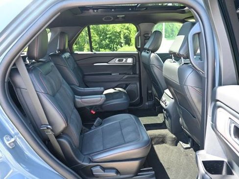 Used 2025 Ford Explorer ST AWD/4WD image 21