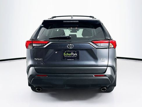 Used 2021 Toyota RAV4 XLE w/ XLE Grade Weather Package image 7