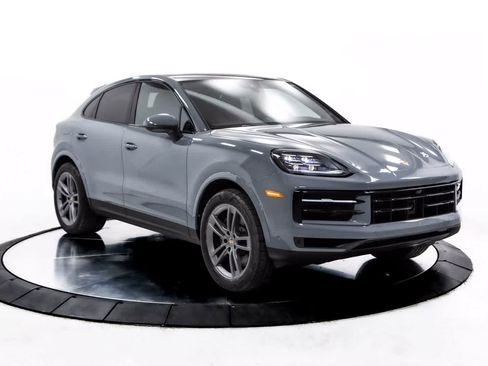 Certified 2025 Porsche Cayenne Coupe image 9