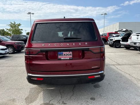 Used 2024 Jeep Wagoneer L Series II w/ Flexible Seating Group AWD/4WD image 4