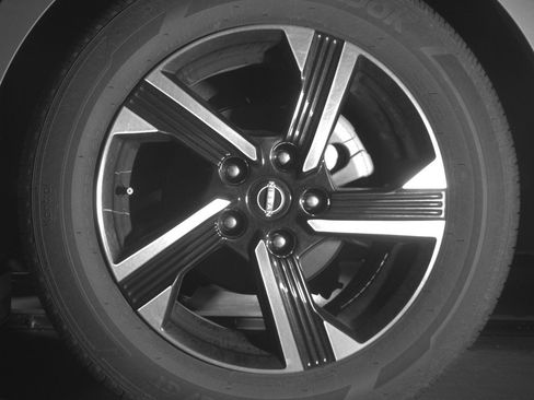 Used 2025 Nissan Sentra SV FWD image 14