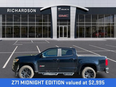 Used 2019 Chevrolet Colorado Z71 w/ Z71 Midnight Edition AWD/4WD image 2