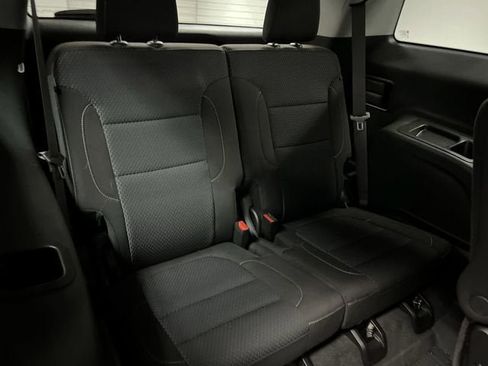 Certified 2023 GMC Acadia SLE w/ Driver Convenience Package FWD image 26