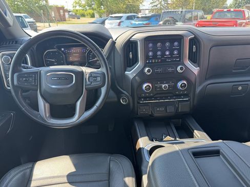 Used 2022 GMC Sierra 2500 Denali w/ Denali Ultimate Package AWD/4WD image 10
