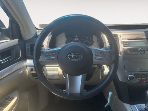 Used 2010 Subaru Outback 2.5i Premium AWD/4WD image 12
