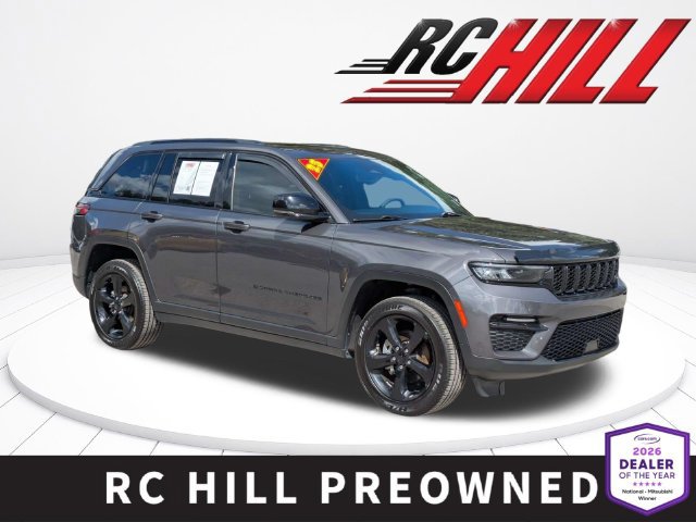 Used 2023 Jeep Grand Cherokee Altitude RWD image 1
