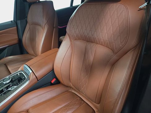Used 2023 BMW X7 xDrive40i w/ Executive Package image 17