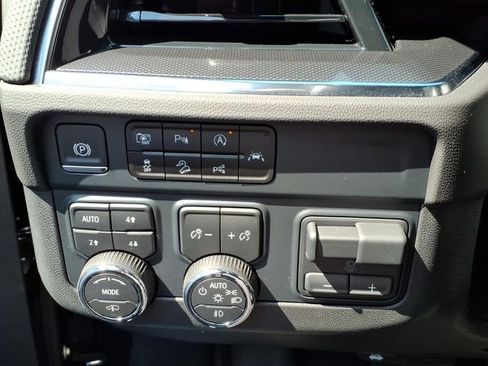 Used 2025 Chevrolet Tahoe RST w/ Advanced Technology Package AWD/4WD image 11