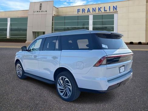New 2026 Lincoln Navigator Premiere AWD/4WD image 5