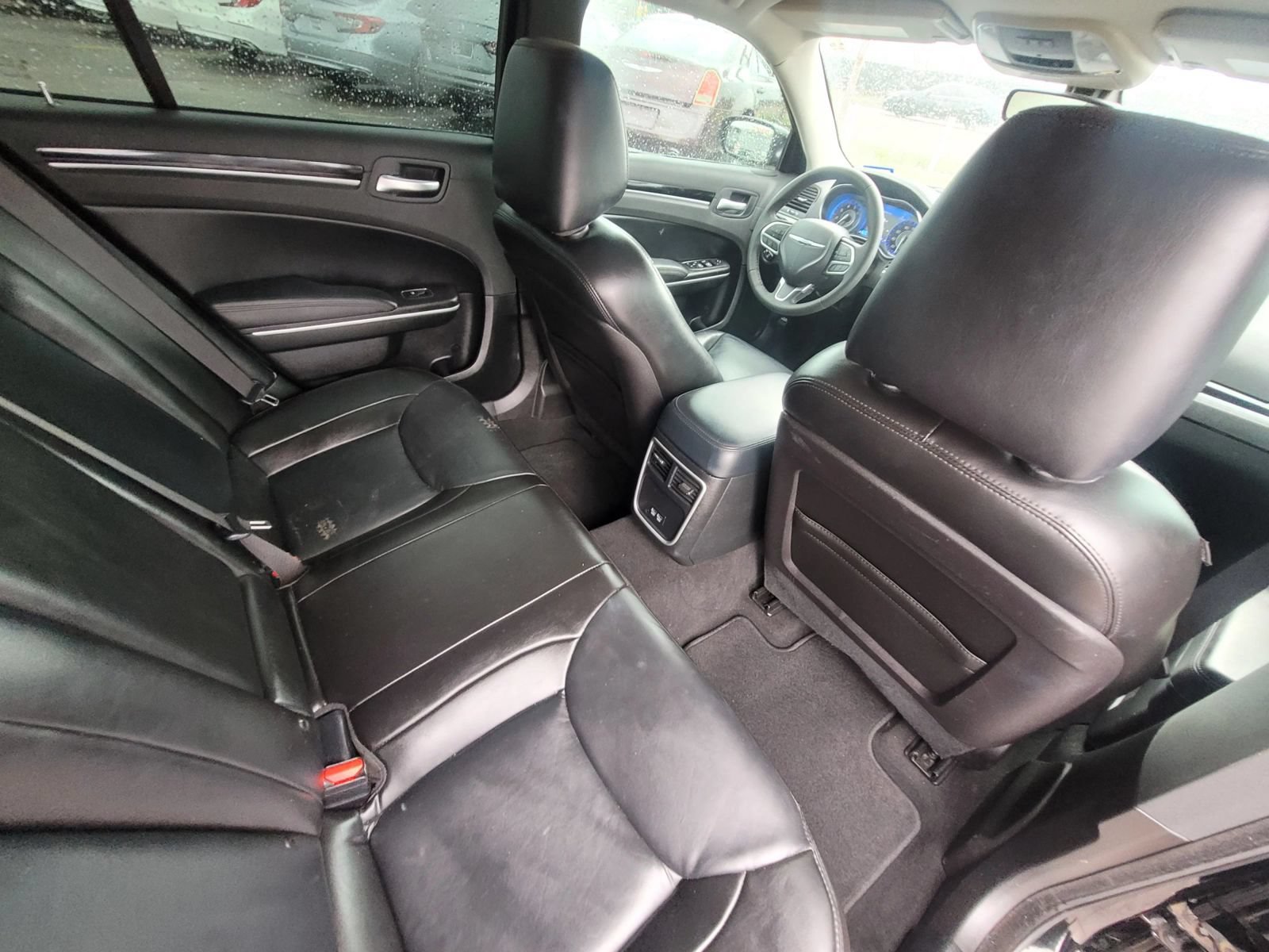 Used 2023 Chrysler 300 Touring L RWD image 12
