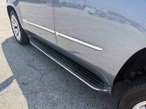 Used 2016 Cadillac Escalade Luxury AWD/4WD image 10