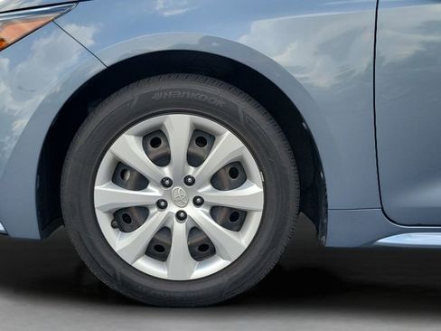 Used 2021 Toyota Corolla LE FWD image 4