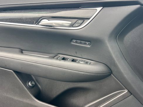 Used 2022 Cadillac XT5 Premium Luxury image 11