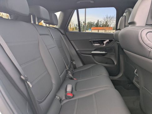 Certified 2026 Mercedes-Benz GLC 300 4MATIC image 19