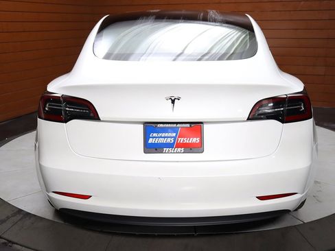 Used 2023 Tesla Model 3 Standard Range image 12