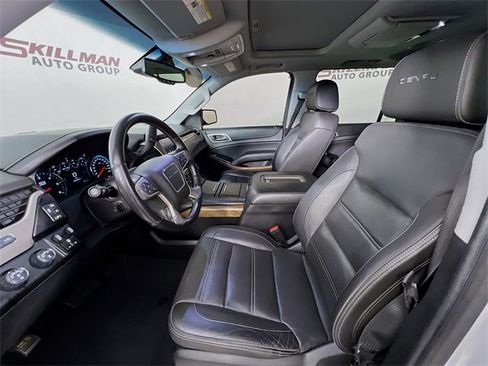 Used 2019 GMC Yukon XL Denali w/ Open Road Package image 10