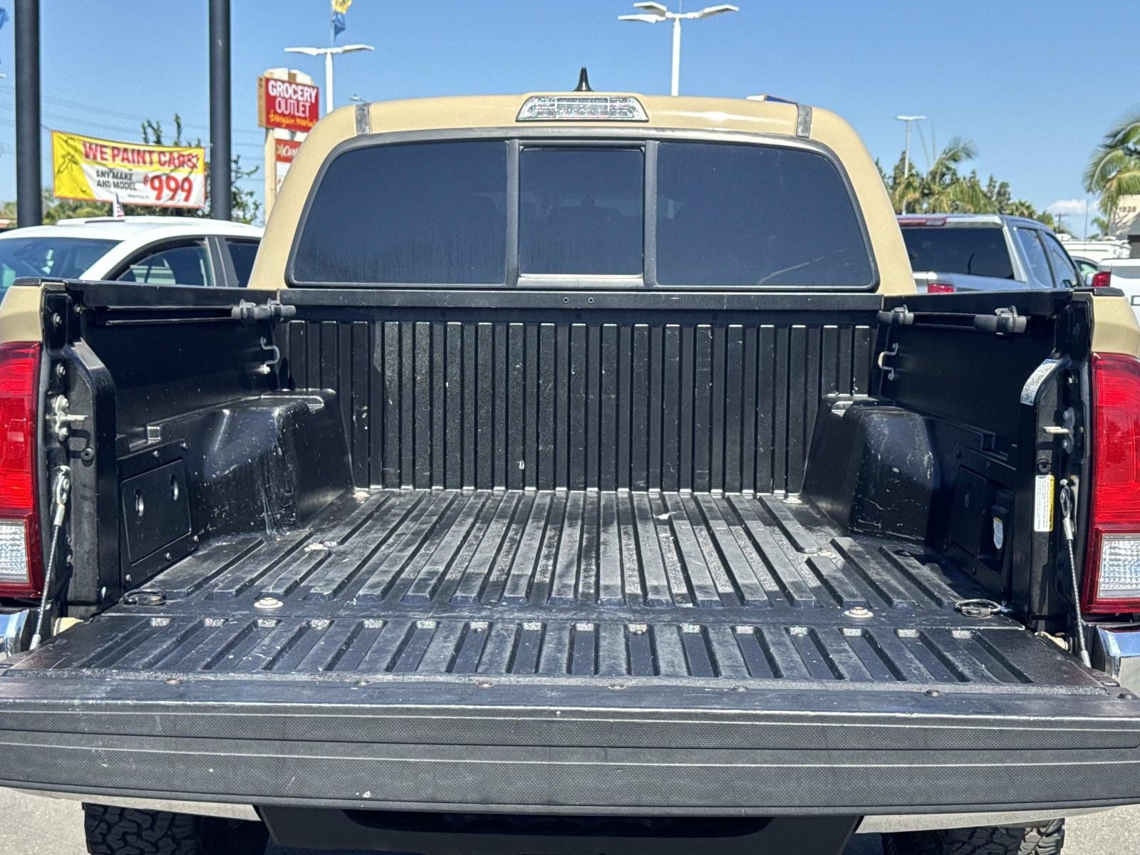 Used 2016 Toyota Tacoma TRD Off-Road w/ Towing Package RWD image 28