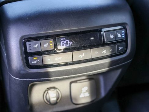 Used 2023 Hyundai Palisade Calligraphy w/ Winter Package image 23