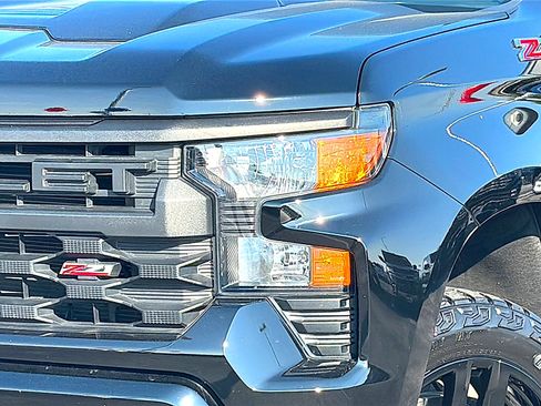 Used 2024 Chevrolet Silverado 1500 Custom Trail Boss AWD/4WD image 4