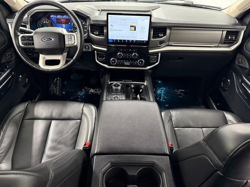 Used 2024 Ford Expedition Max XLT image 12
