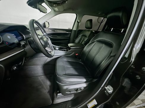 Used 2021 Jeep Grand Cherokee L Limited image 13