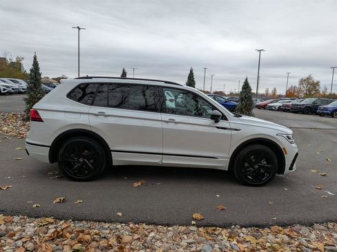 Certified 2024 Volkswagen Tiguan SE R-Line image 6