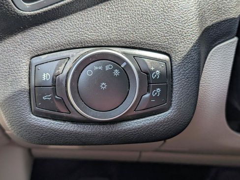 Used 2017 Ford Escape SE FWD image 16