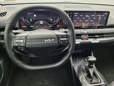 Used 2025 Kia K4 EX FWD image 22