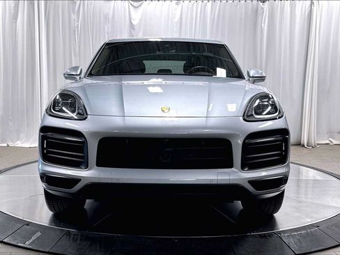 Used 2023 Porsche Cayenne AWD/4WD image 12