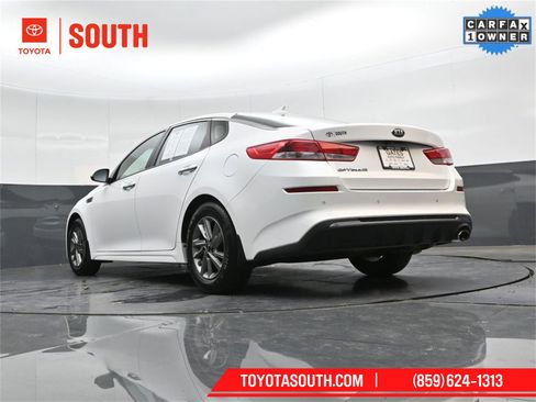 Used 2020 Kia Optima LX image 40