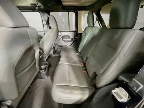 Used 2018 Jeep Wrangler Unlimited Sport S AWD/4WD image 23