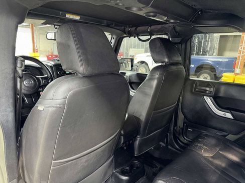 Used 2015 Jeep Wrangler Unlimited Rubicon w/ Dual Top Group image 24