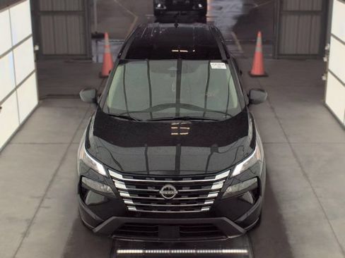 Used 2025 Nissan Rogue S FWD image 12