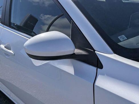 Used 2024 Nissan Sentra SV FWD image 9