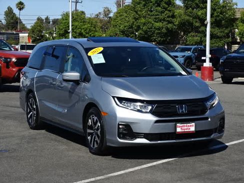 Used 2025 Honda Odyssey EX-L image 2