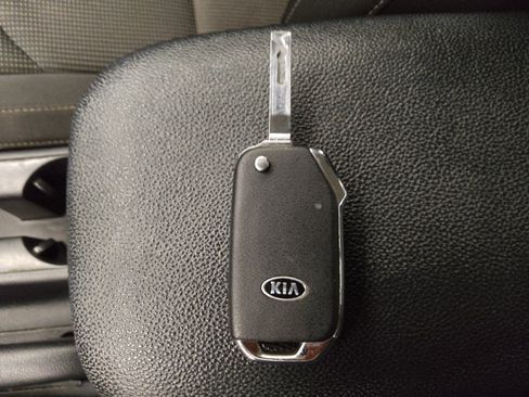 Used 2019 Kia Forte LXS image 32